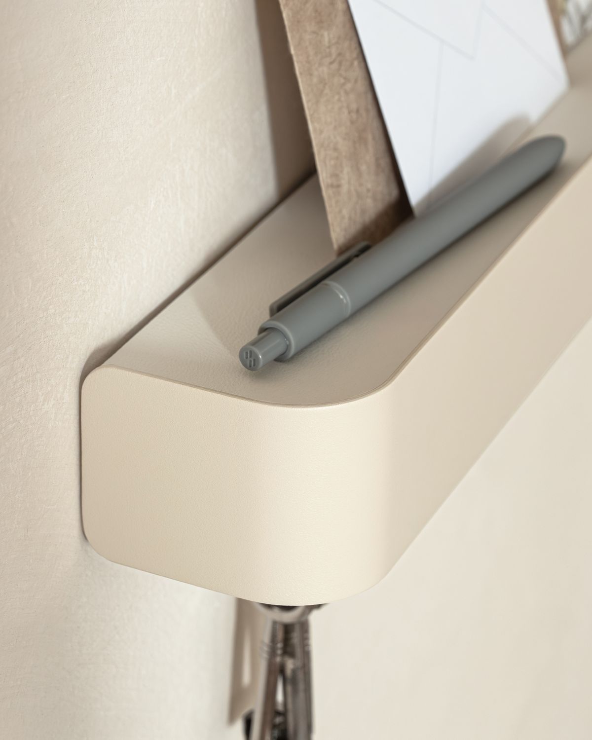 Tone Schlüsselbrett in Taupe-Sand – Bild 3
